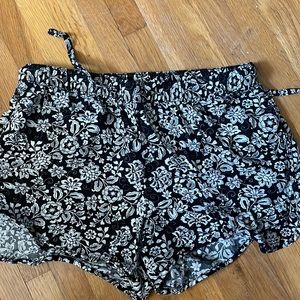 Floral drawstring shorts